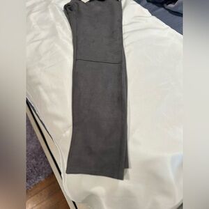 Brand new WT WHITE HOUSE BLACK MARKET grey suede leggings in straight leg 10L